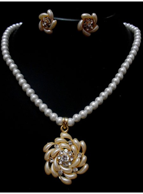 Pearl Necklace